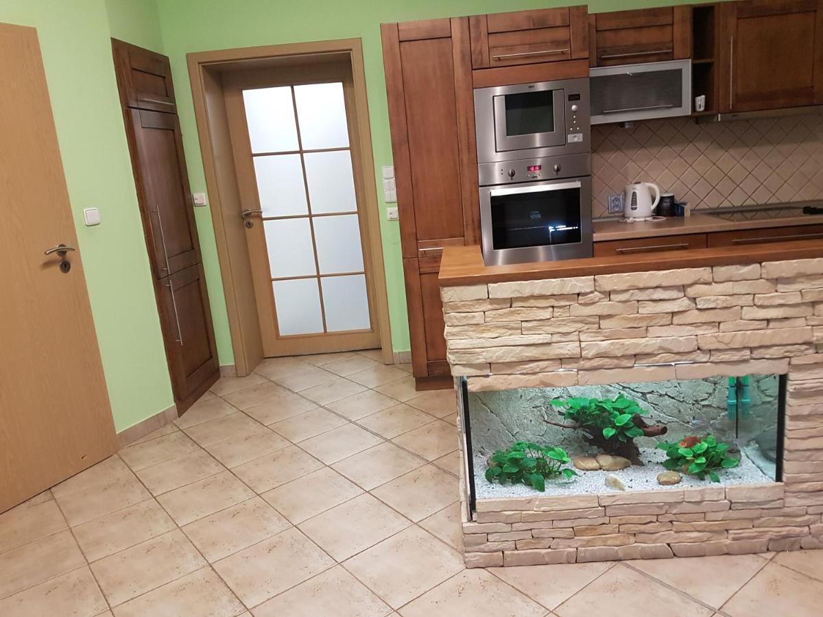 Apartman V Aleji Slavkov u Brna Exterior photo